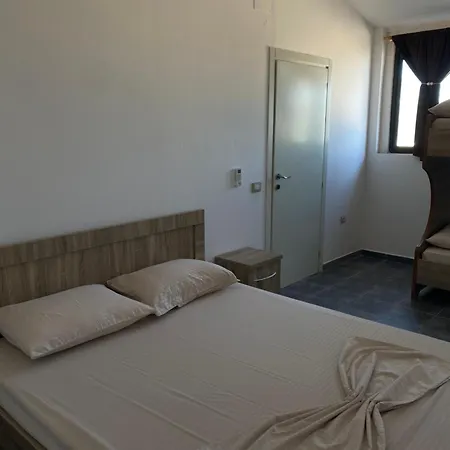 Rei Capsule hotel