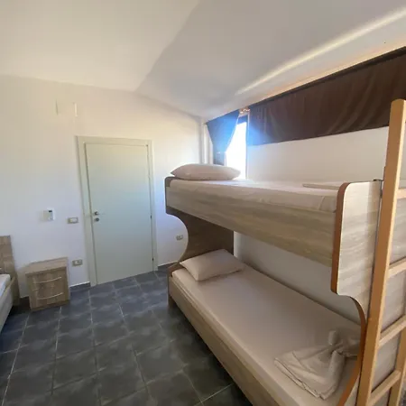Rei Capsule hotel *